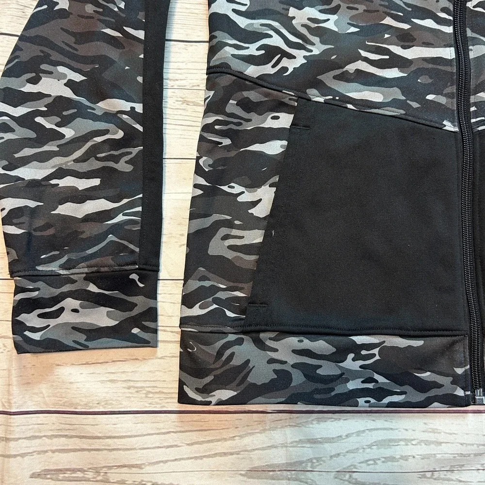 Under‎ Armour Gray Camouflage Camo Full Zip Loose Jacket Youth Boys Size Medium